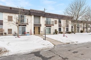 8405 N Akins Road 204, North Royalton, OH 44133