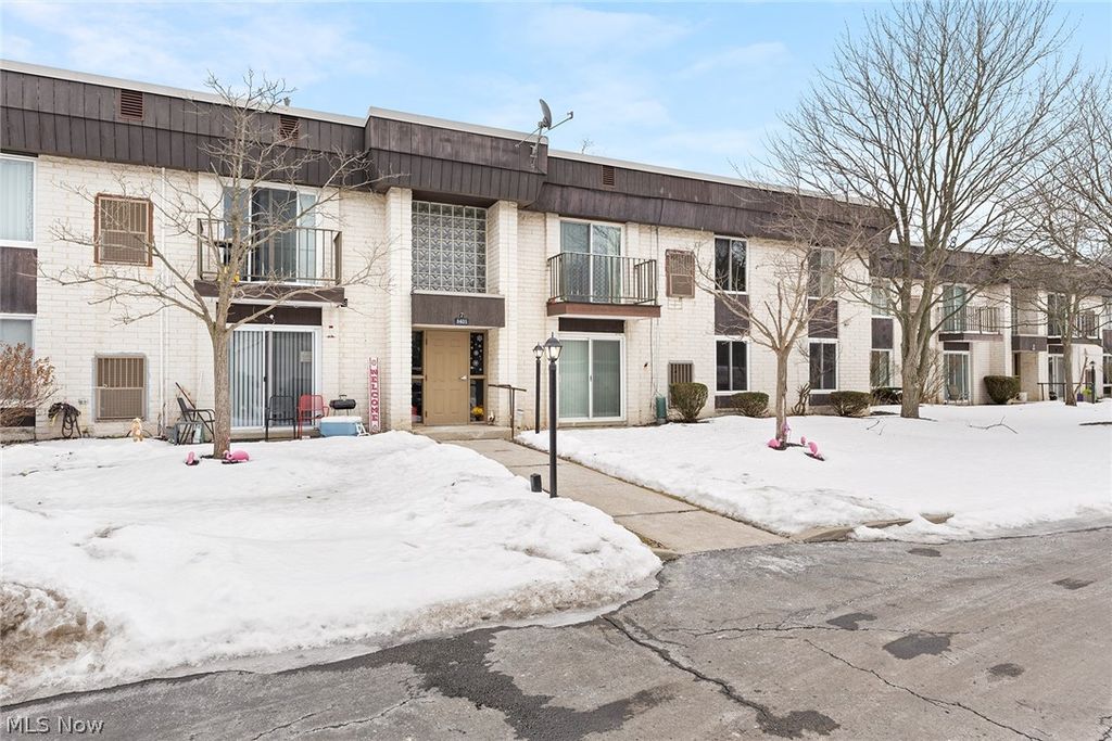 8405 N Akins Road 204, North Royalton, OH 44133