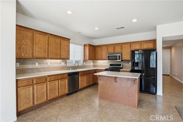 19845 Silverwood Drive, Lake Elsinore, CA 92530