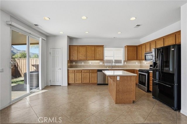 19845 Silverwood Drive, Lake Elsinore, CA 92530