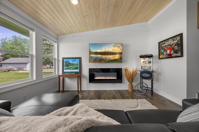 2857 Vanderbie Road, Little Canada, MN 55117