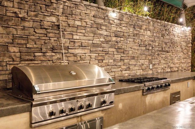 1441 E Taylor St, Vista, CA 92084