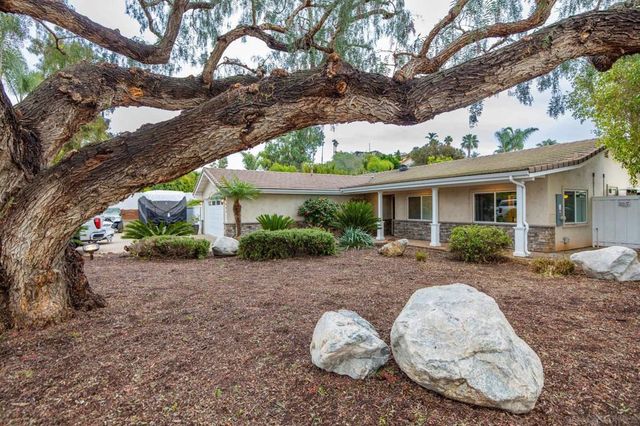 1441 E Taylor St, Vista, CA 92084