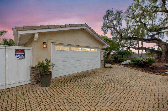 1441 E Taylor St, Vista, CA 92084