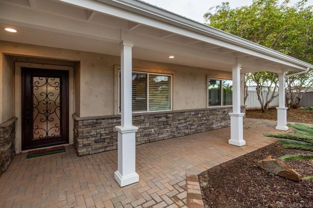 1441 E Taylor St, Vista, CA 92084