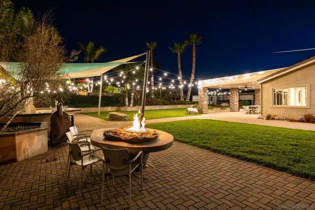 1441 E Taylor St, Vista, CA 92084