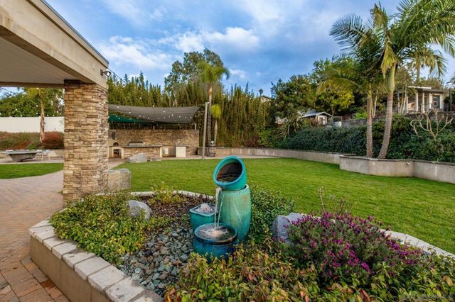 1441 E Taylor St, Vista, CA 92084