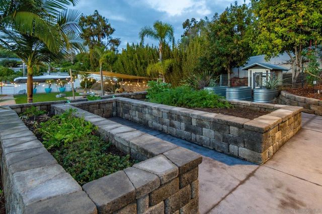 1441 E Taylor St, Vista, CA 92084