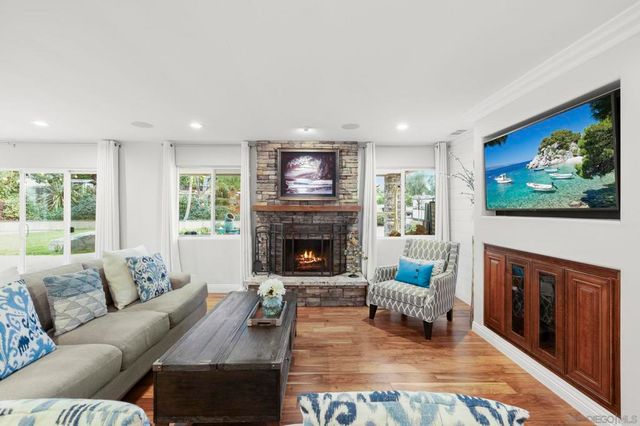 1441 E Taylor St, Vista, CA 92084