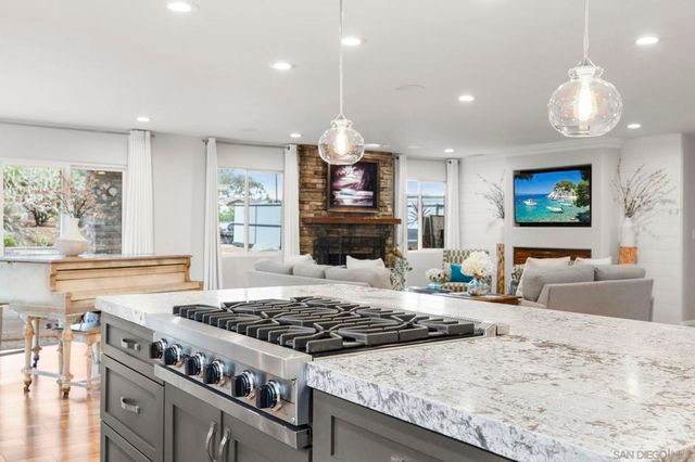 1441 E Taylor St, Vista, CA 92084