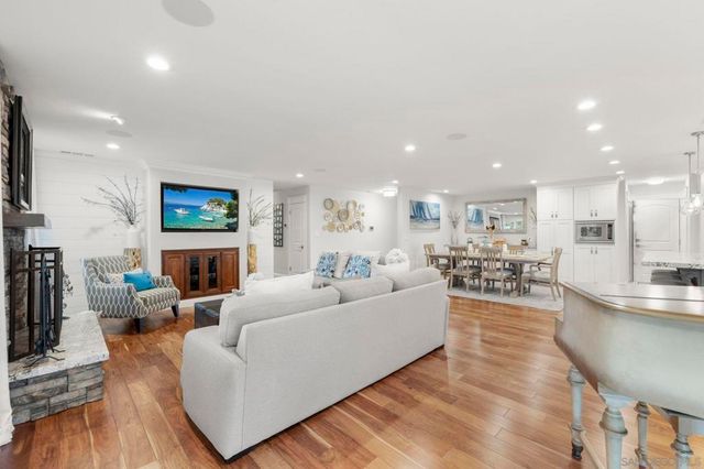 1441 E Taylor St, Vista, CA 92084