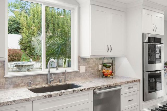 1441 E Taylor St, Vista, CA 92084