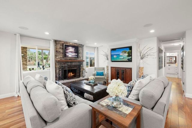 1441 E Taylor St, Vista, CA 92084