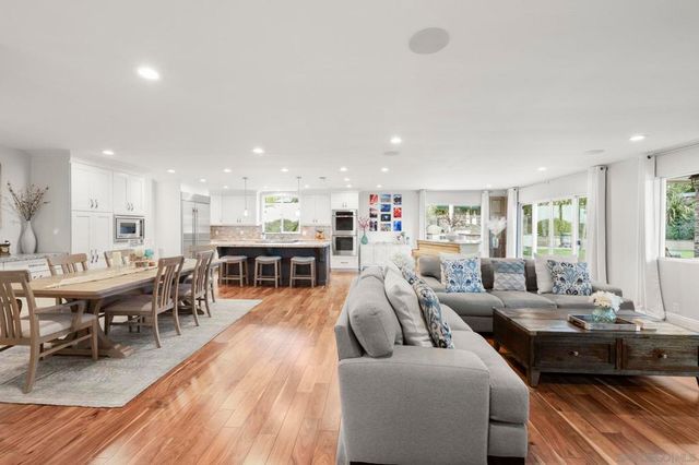 1441 E Taylor St, Vista, CA 92084