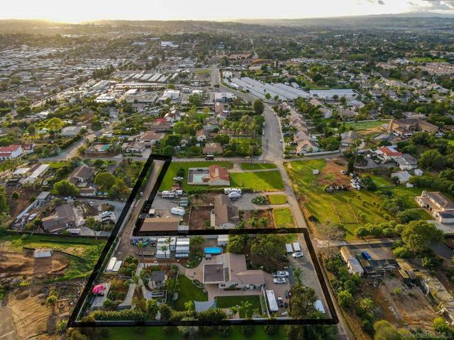 1441 E Taylor St, Vista, CA 92084