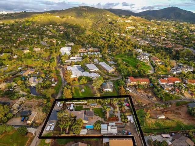 1441 E Taylor St, Vista, CA 92084