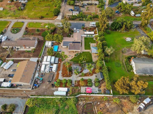 1441 E Taylor St, Vista, CA 92084