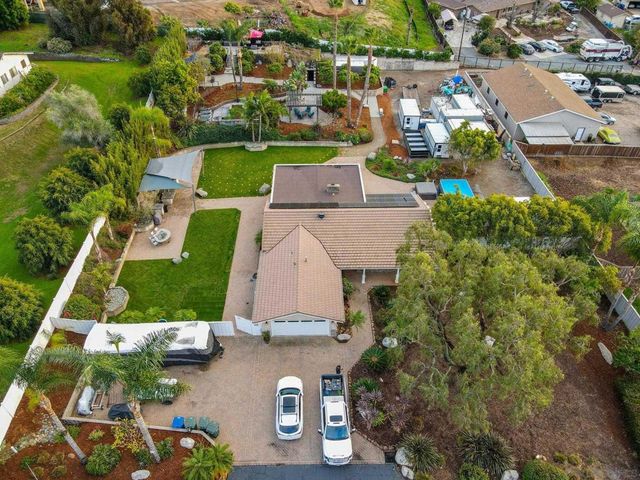 1441 E Taylor St, Vista, CA 92084