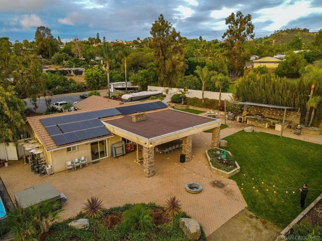 1441 E Taylor St, Vista, CA 92084