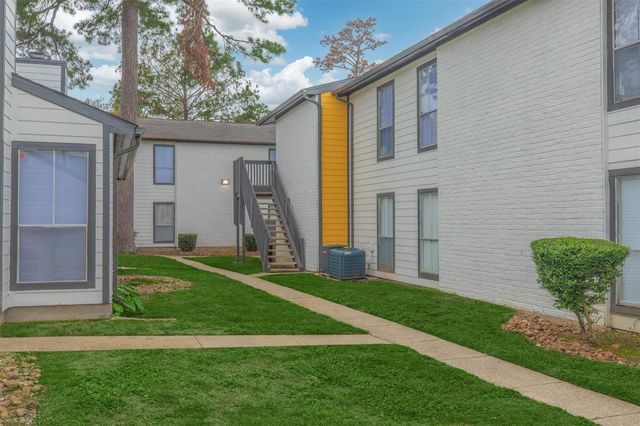 21717 Inverness Forest Boulevard 1911, Houston, TX 77073