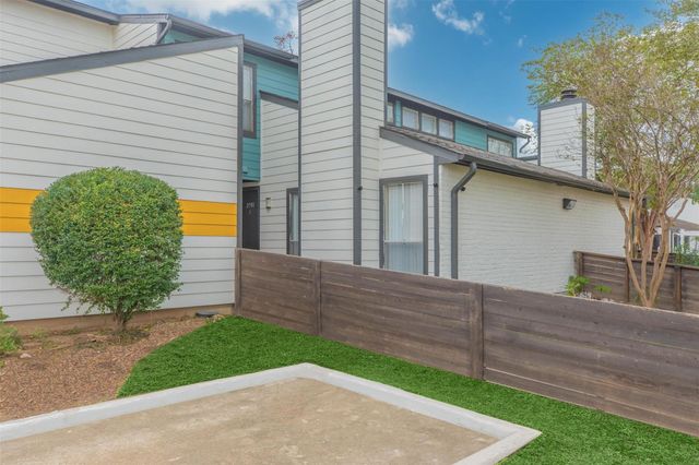 21717 Inverness Forest Boulevard 1911, Houston, TX 77073