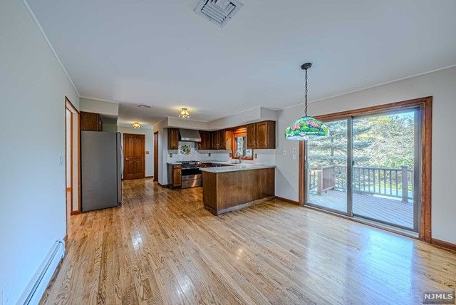 41 Cobblestone Crossing, Norwood, NJ 07648