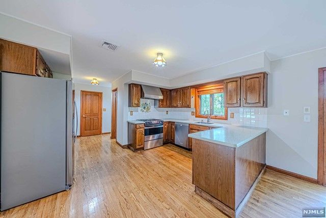 41 Cobblestone Crossing, Norwood, NJ 07648
