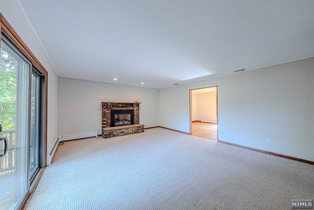 41 Cobblestone Crossing, Norwood, NJ 07648