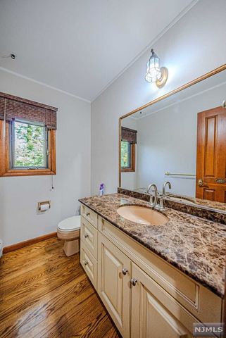 41 Cobblestone Crossing, Norwood, NJ 07648