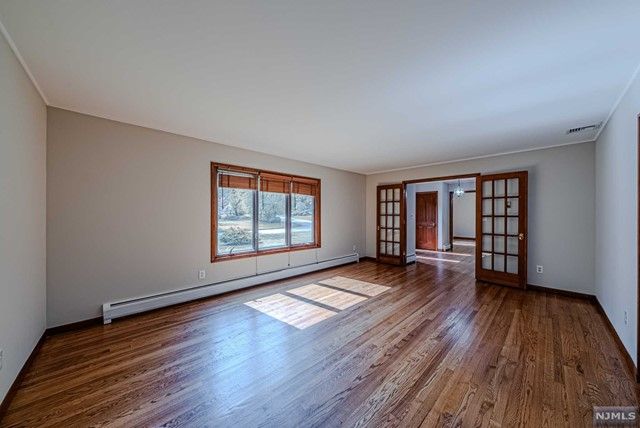 41 Cobblestone Crossing, Norwood, NJ 07648