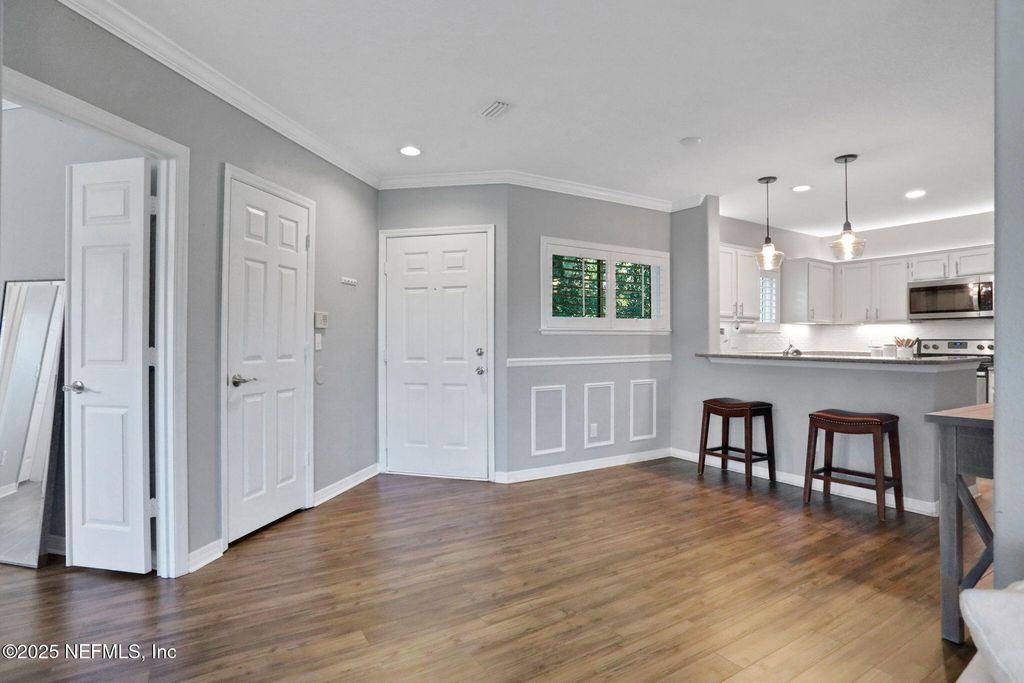 1800 THE GREENS Way, 1806, Jacksonville Beach, FL 32250
