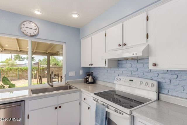 4101 E WALATOWA Street, Phoenix, AZ 85044