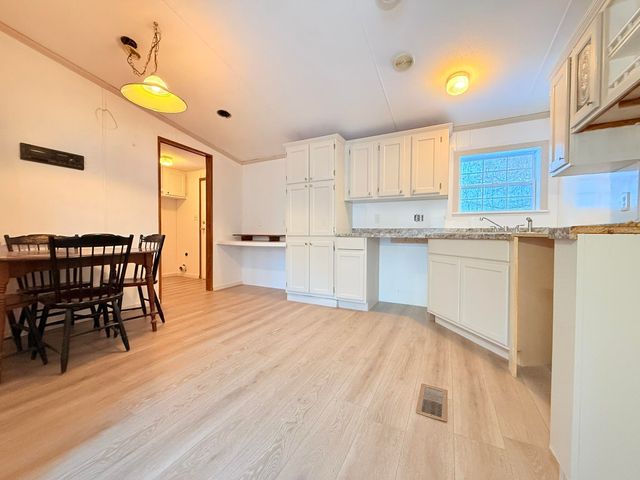 6120 Vermont Route 106, Weathersfield, VT 05151