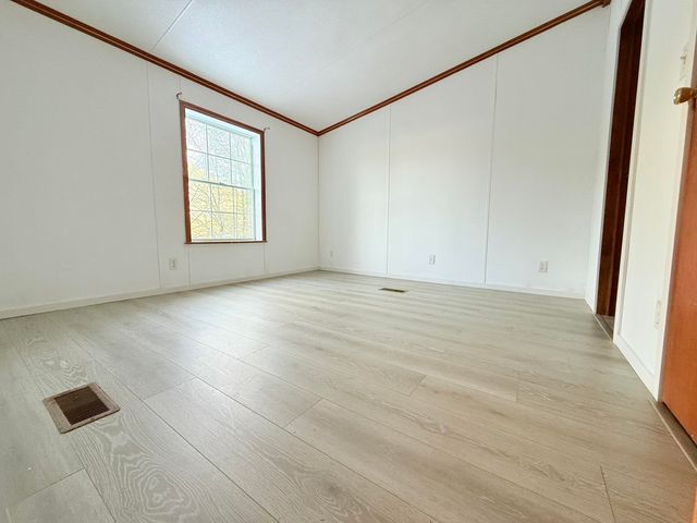 6120 Vermont Route 106, Weathersfield, VT 05151