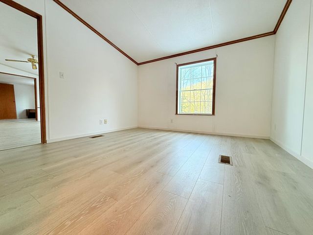 6120 Vermont Route 106, Weathersfield, VT 05151