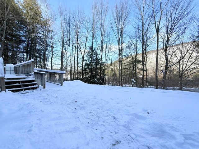 6120 Vermont Route 106, Weathersfield, VT 05151