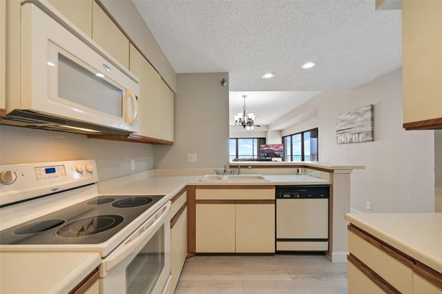 7700 Seawall Boulevard 512, Galveston, TX 77551