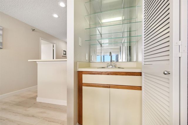 7700 Seawall Boulevard 512, Galveston, TX 77551