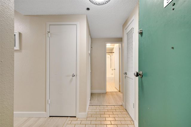 7700 Seawall Boulevard 512, Galveston, TX 77551