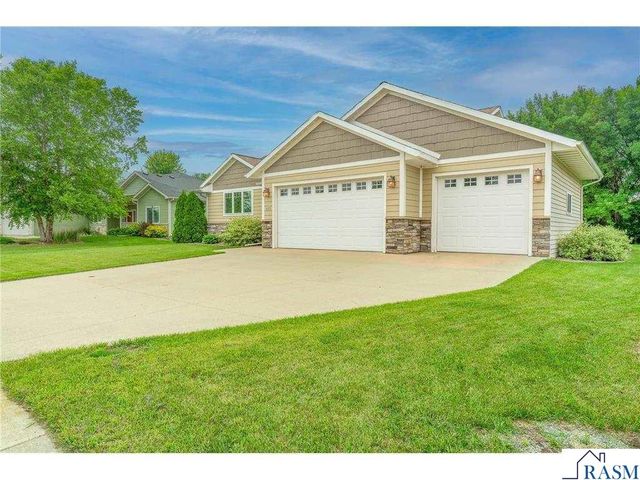 225 Pinehurst Drive, Mankato, MN 56001