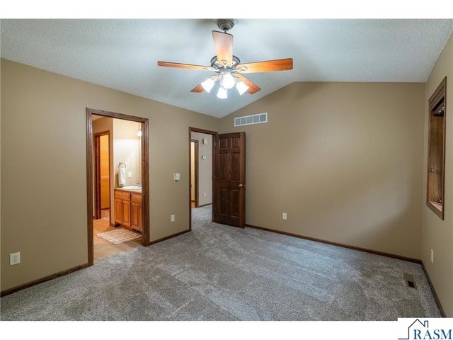 225 Pinehurst Drive, Mankato, MN 56001