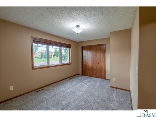 225 Pinehurst Drive, Mankato, MN 56001