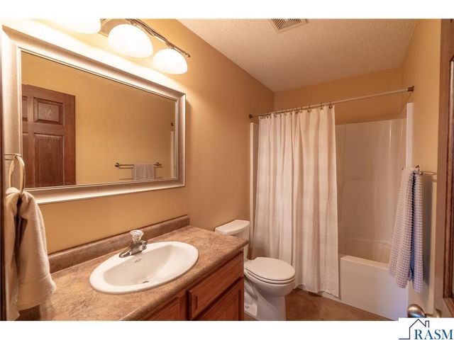 225 Pinehurst Drive, Mankato, MN 56001