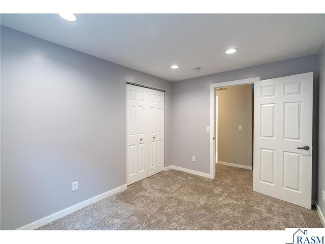 225 Pinehurst Drive, Mankato, MN 56001