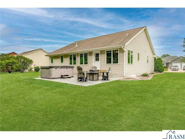 225 Pinehurst Drive, Mankato, MN 56001
