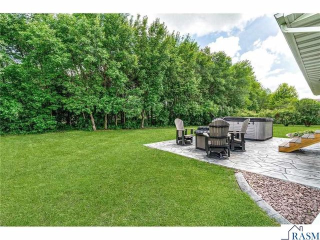 225 Pinehurst Drive, Mankato, MN 56001