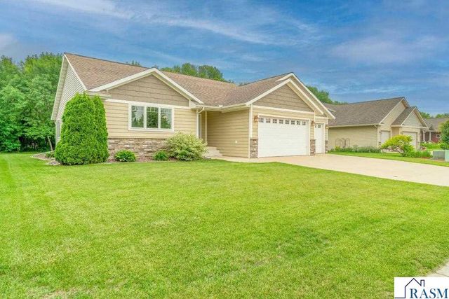 225 Pinehurst Drive, Mankato, MN 56001