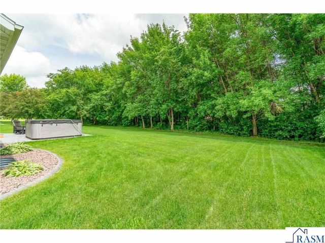 225 Pinehurst Drive, Mankato, MN 56001