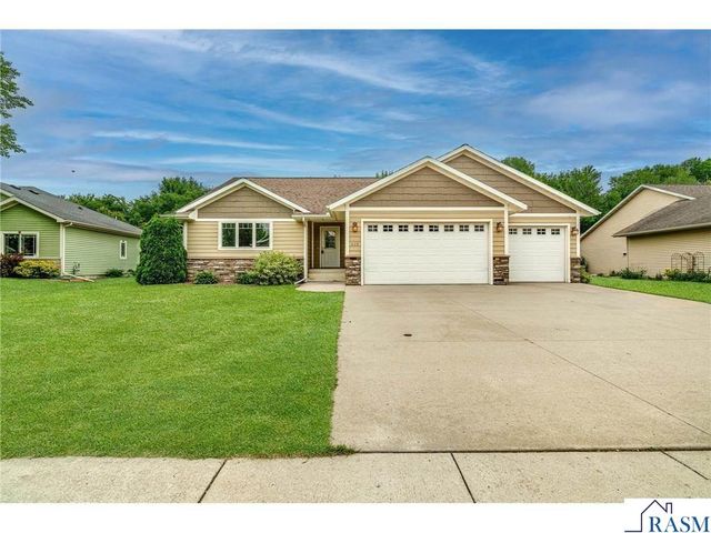 225 Pinehurst Drive, Mankato, MN 56001