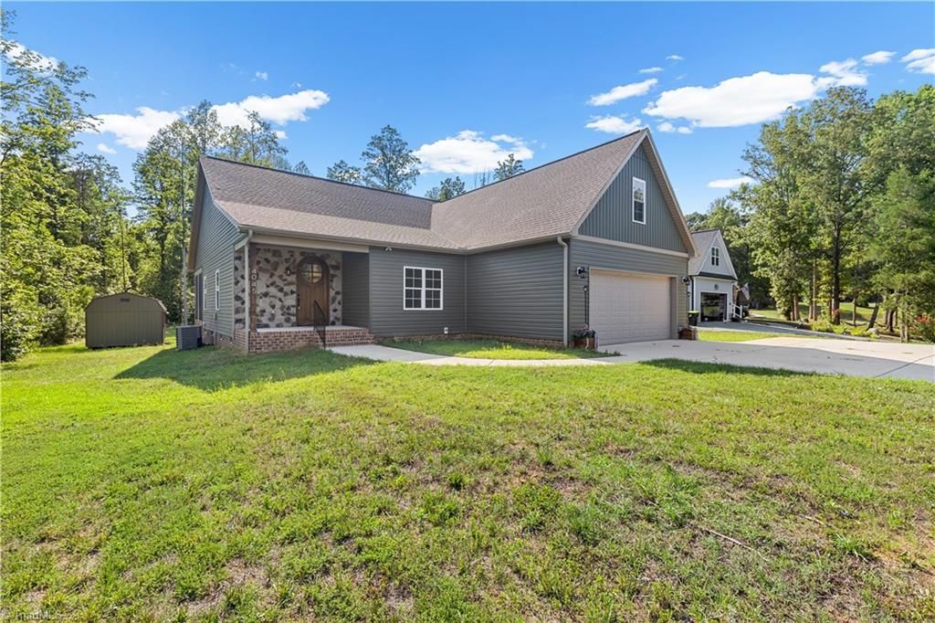 4045 Clapp Mill Road, Burlington, NC 27215